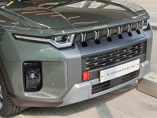 글의 이해를 돕기 위한 토레스 하이브리드 전면 이미지