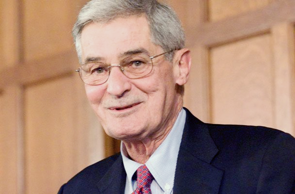 로버트 루카스 사진