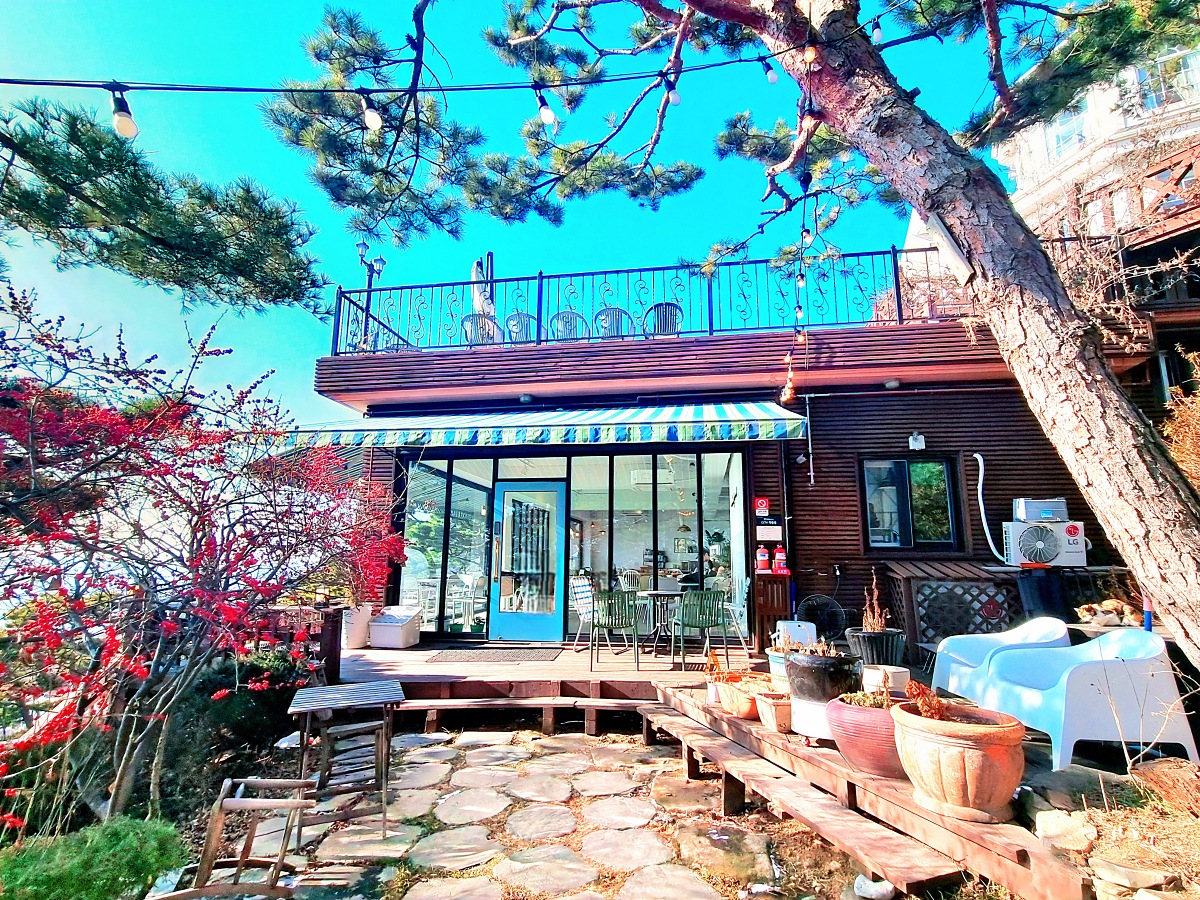 강화도 너머 석모도 노을이 예쁜 탁 트인 오션뷰 카페 &amp;#39;순간의순간&amp;#39;: 비건&amp;#44; 노밀가루 디저트&amp;#44; 무료 쿠폰