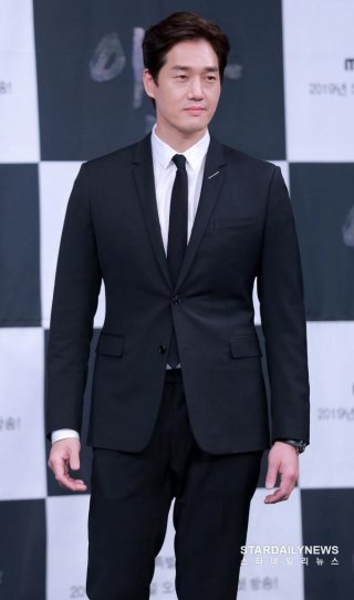 유지태 프로필 김효진 부인 드라마 영화 학교 스케쳐스 -2