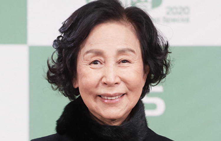 손숙 손녀
