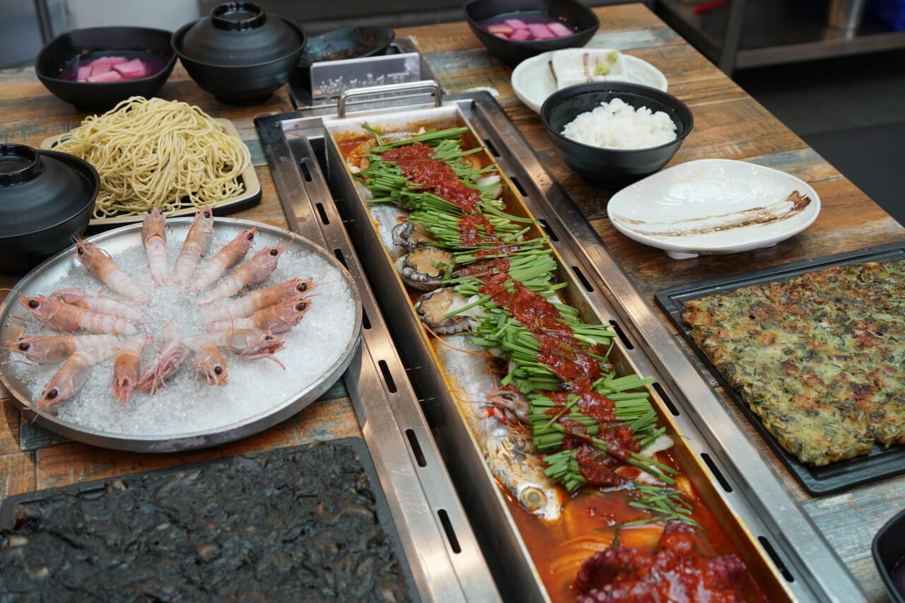 생방송투데이 오이도 해물통칼국수 통갈치조림 역주행 맛집