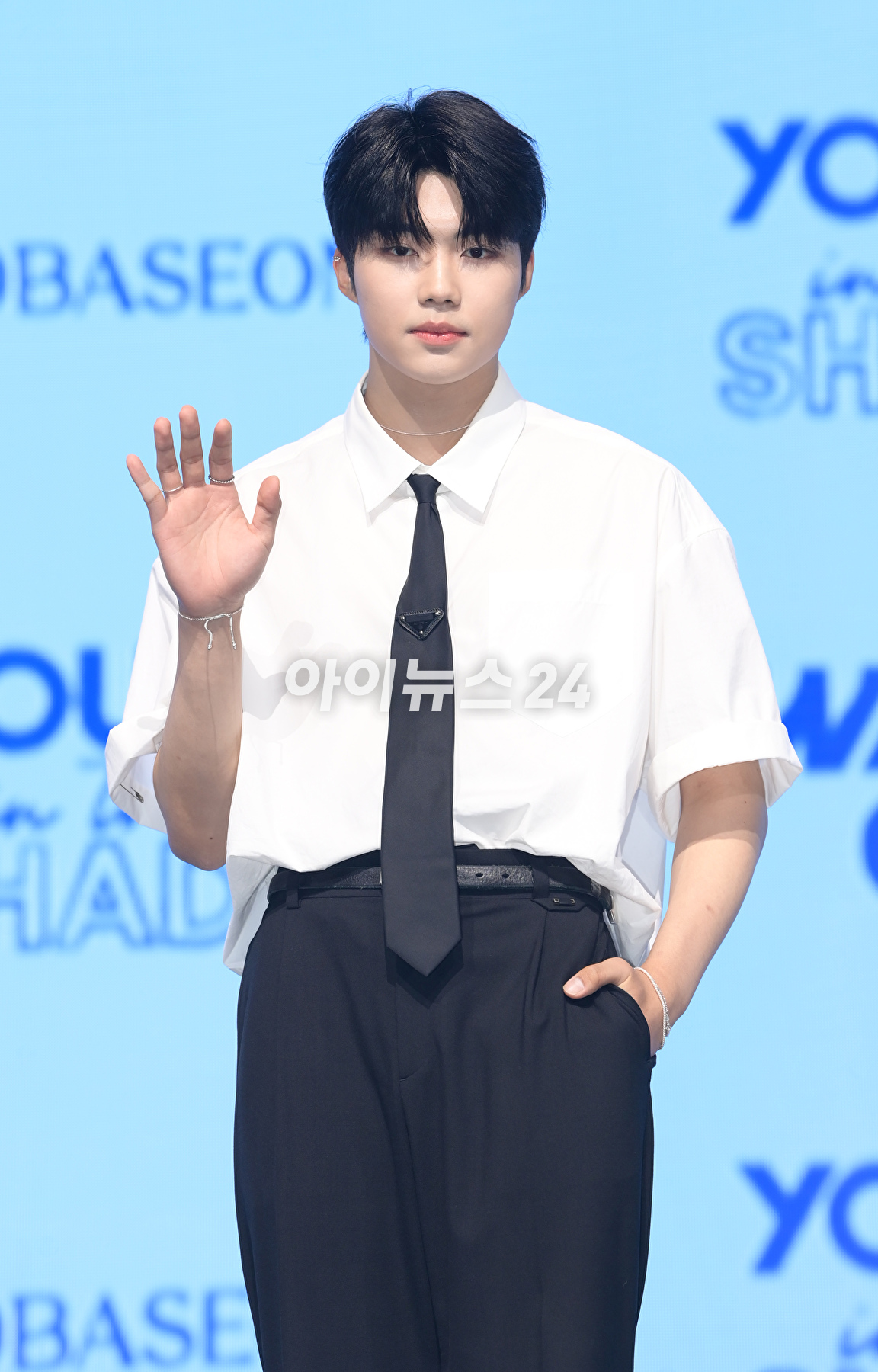 그룹 제로베이스원 박건욱이 10일 오후 서울 광진구 광장동 예스24라이브홀에서 열린 제로베이스원(ZEROBASEONE) 데뷔 쇼케이스에 참석하고 있다. [사진=정소희 기자]