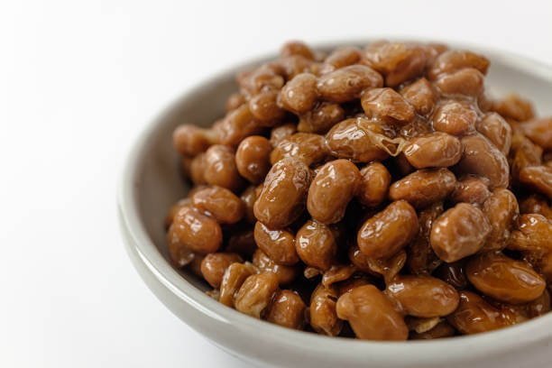 낫또 효능과 성분&amp;#44; 콩을 삶아 낫토균으로 발효 숙성시켜 만든 발효 콩 식품이다. 