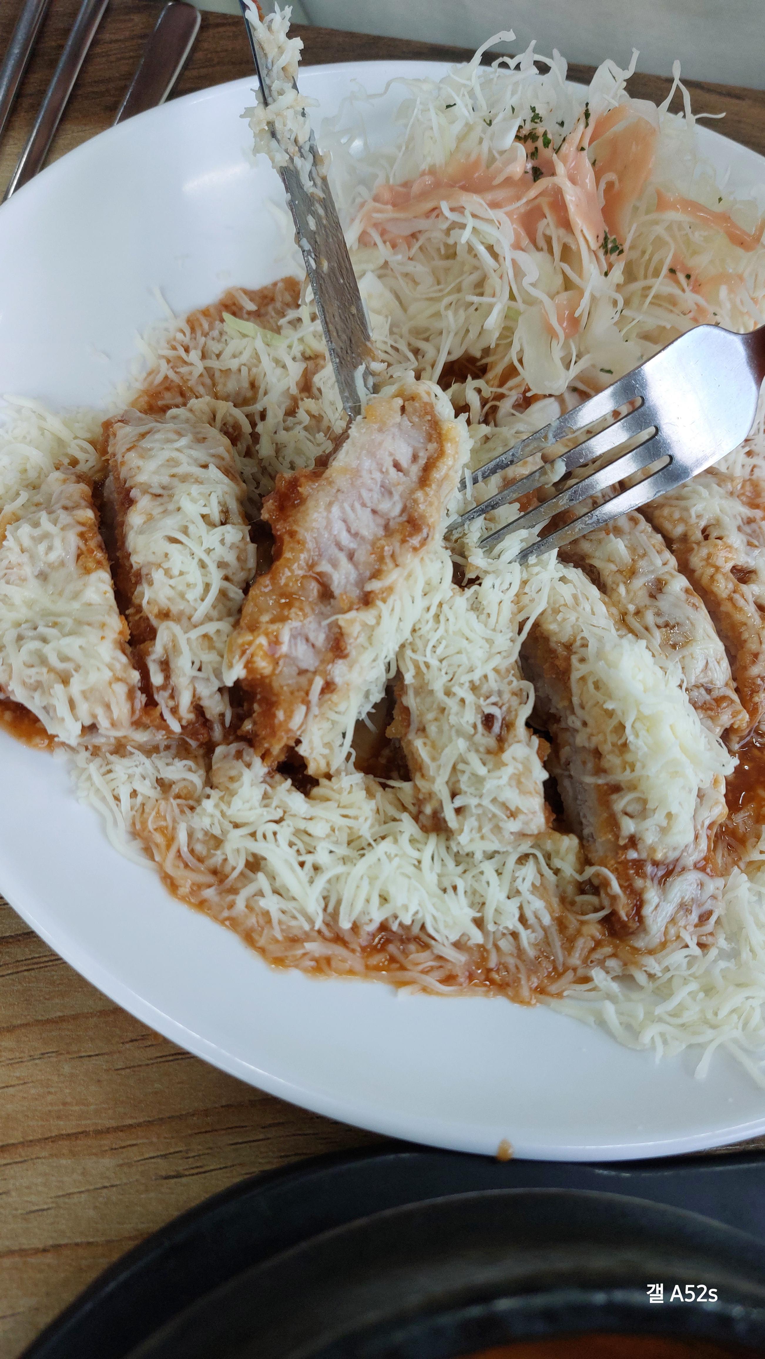 대전 유천동 맛집 돈까스상점 눈꽃치즈돈까스 두툼한 고기라서 먹는맛이 난다!