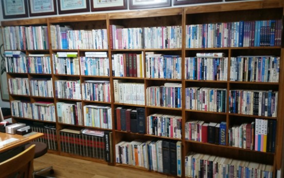 인천 논현동 국일작명원 책장