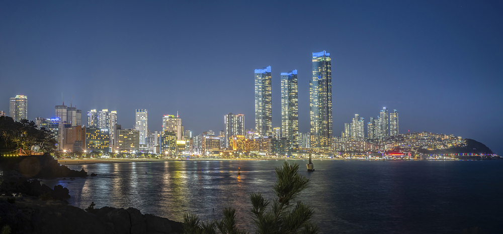 녹색성장은 환경 보호와 경제 발전을 동시에 추구하는 개념으로, 지속 가능한 미래를 위한 중요한 원칙이다.