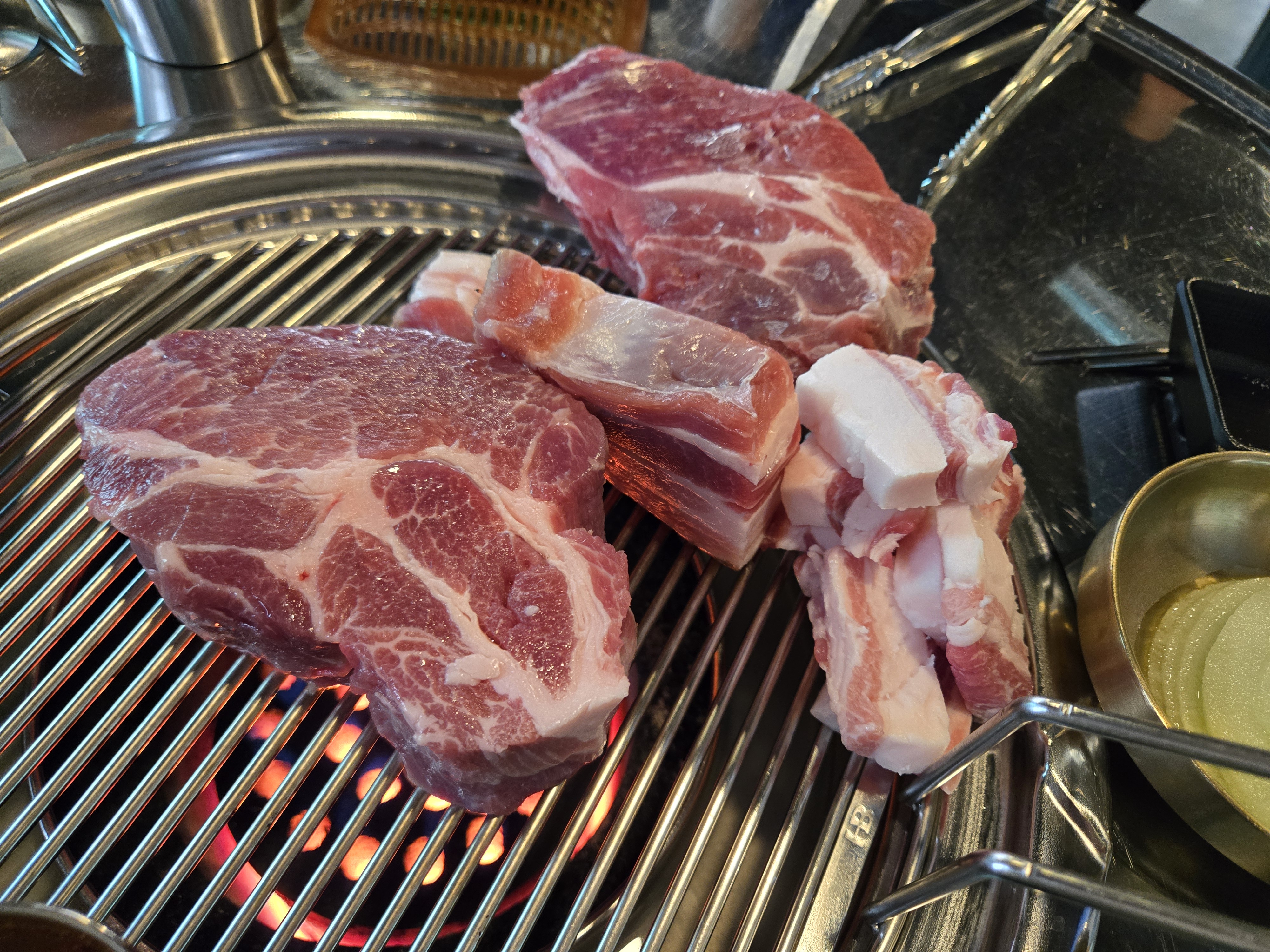 황금동 맛집 준돈 근고기