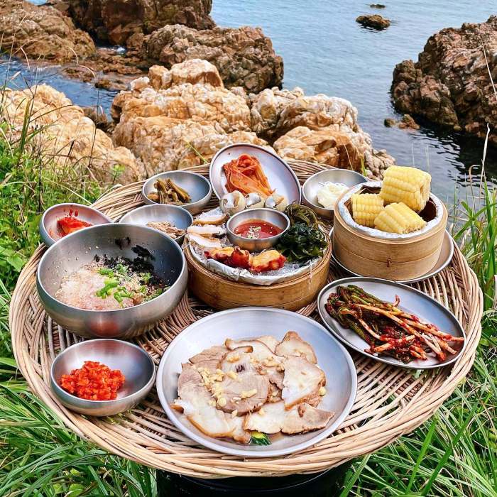 서민갑부 부산 기장 압력솥 전복죽 11첩 반찬 광주리 한상 파는 연 매출 45억 원 슈퍼 리치 갑부 방송 정보