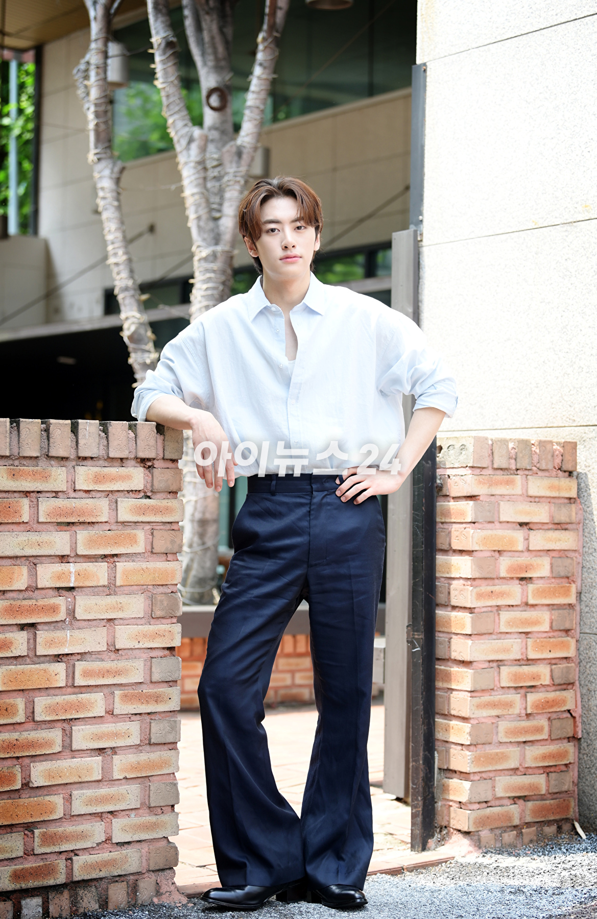 최근 종영한 KBS 2TV 월화드라마 '어쩌다 마주친, 그대'에서 꿈 많은 음악소년 '백희섭' 역을 맡아 열연한 배우 이원정이 28일 서울 마포구 상수동 인근에서 진행된 조이뉴스24와의 인터뷰에 앞서 포즈를 취하고 있다. [사진=정소희 기자]