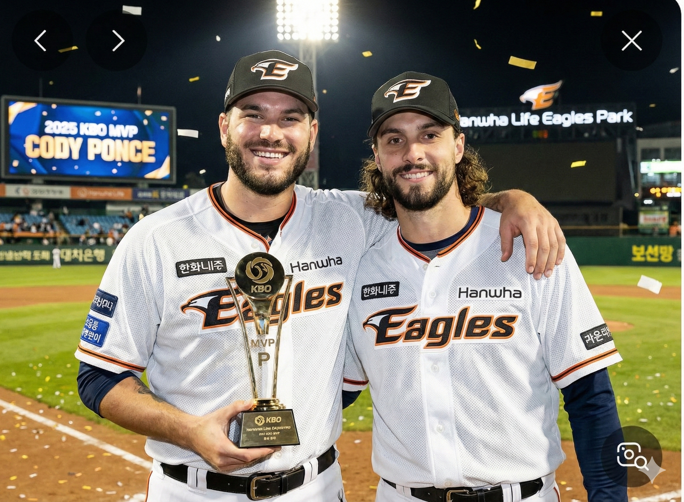 2025시즌 MVP 폰세와 와이스 투샷