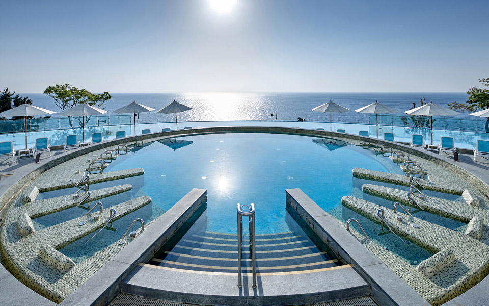 동해를 배경으로 한 힐링 스팟