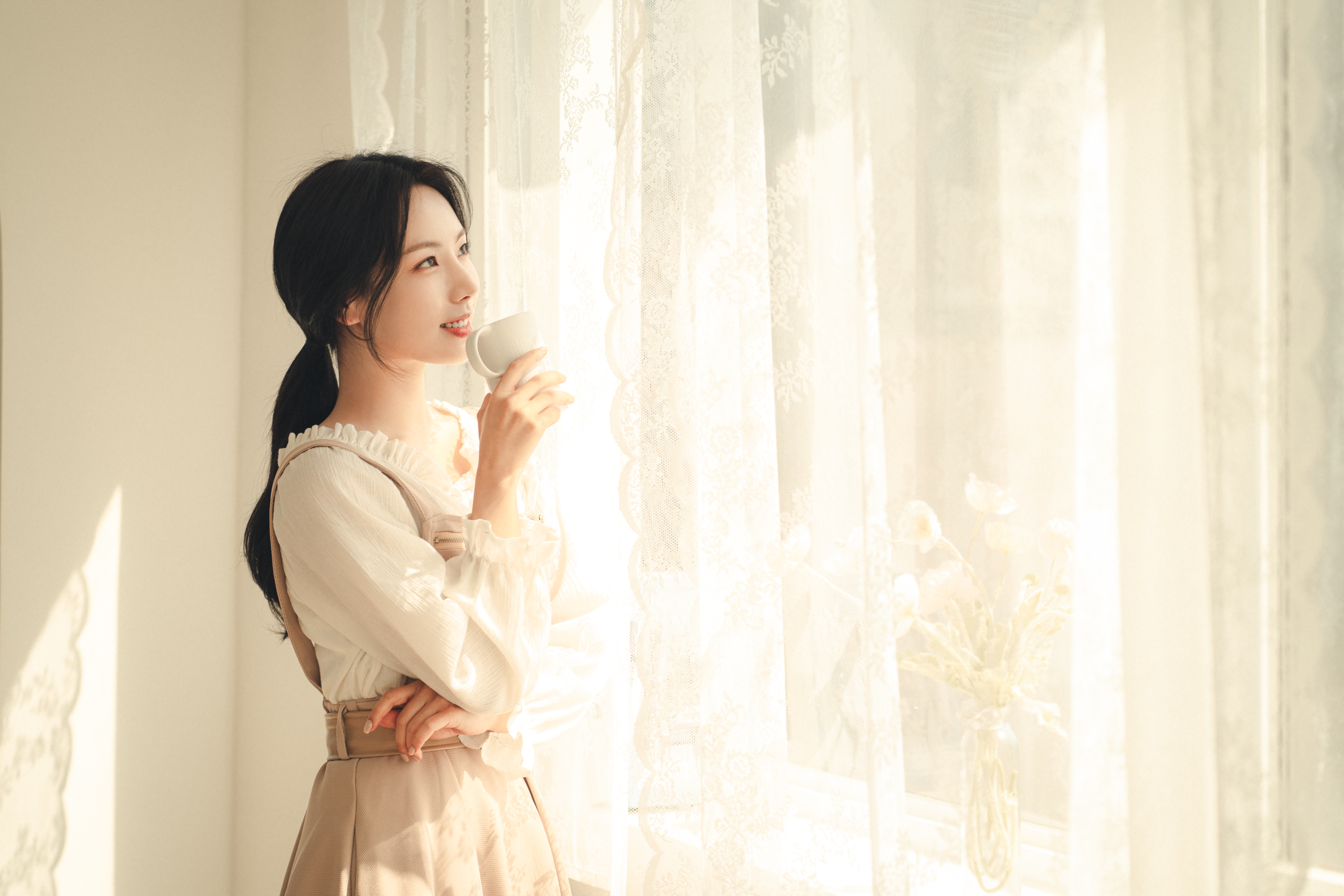 소니 A7C로 촬영한 카페 감성 인물 사진