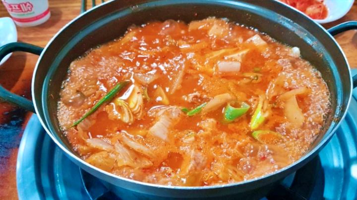 성수동-뚝섬역-고기듬뿍-김치찌개-맛집