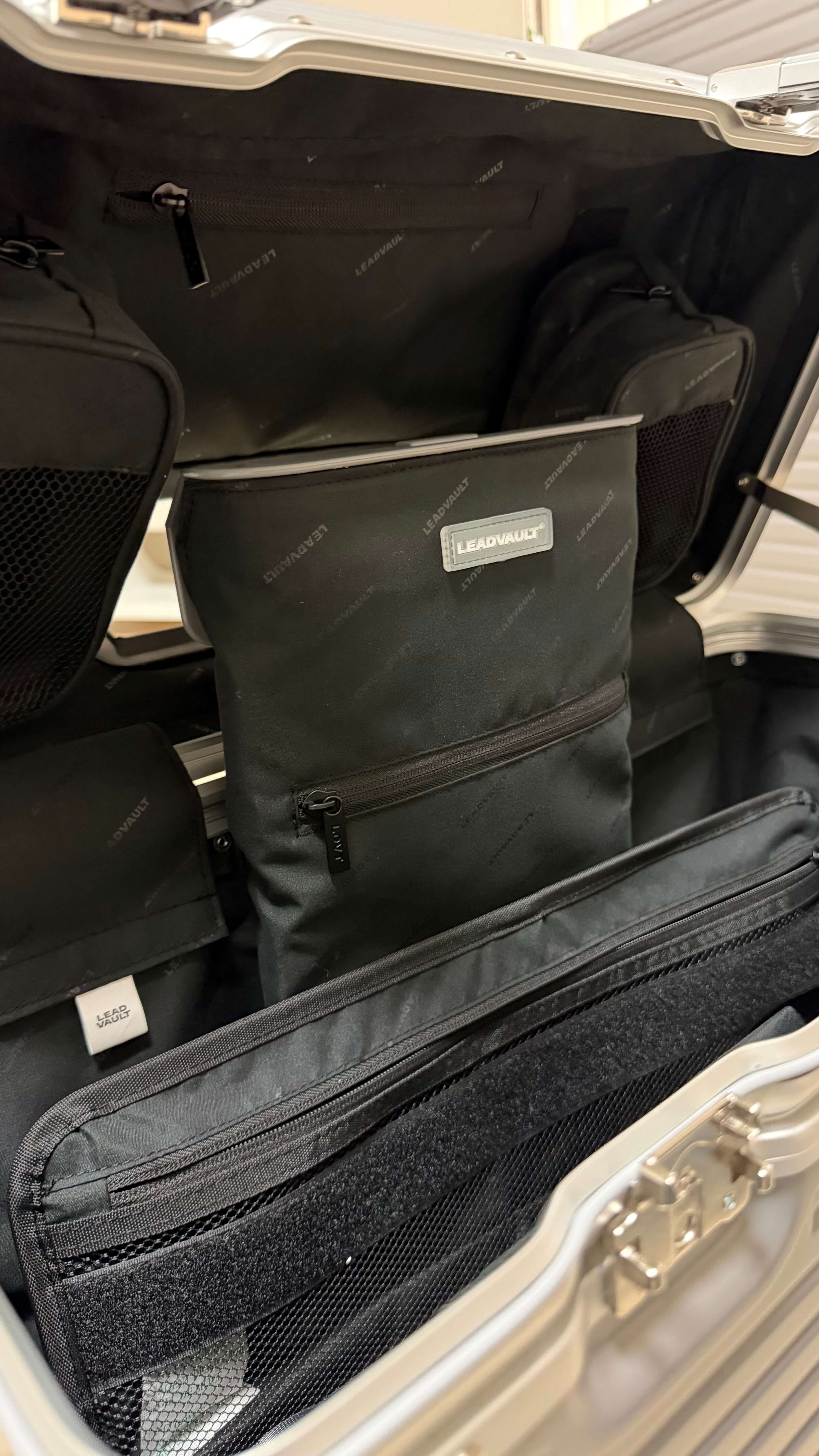 리드볼트 캐리어 플랩