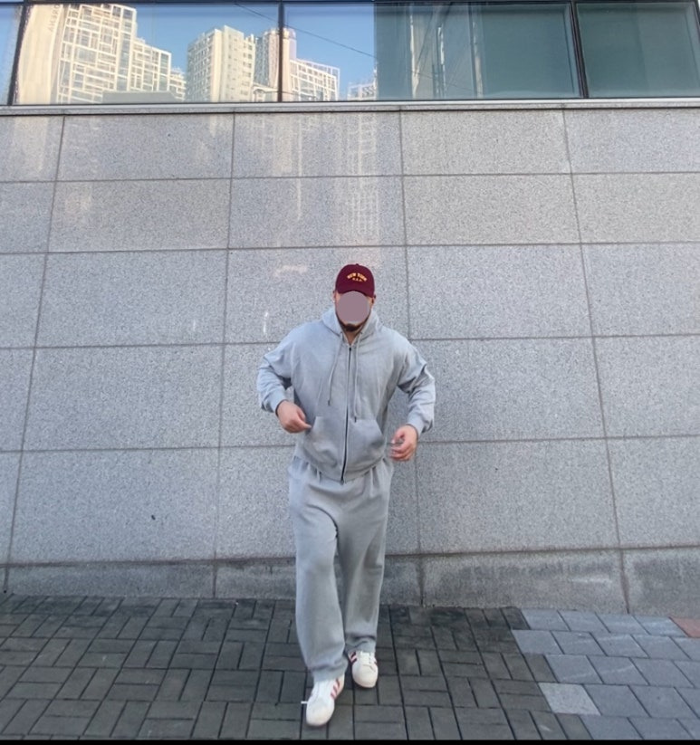 데일리룩('25. 12. 26.)윅 WICK NEW YORK USA 워싱 빈티지 볼캡, 토피 2WAY 스웻 후드티 집업, 토피 벌룬핏 와이드 팬츠, 아디다스 슈퍼스타 82 레드