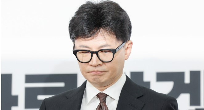 사퇴 기자회견 하는 한동훈