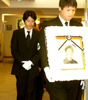 이동건