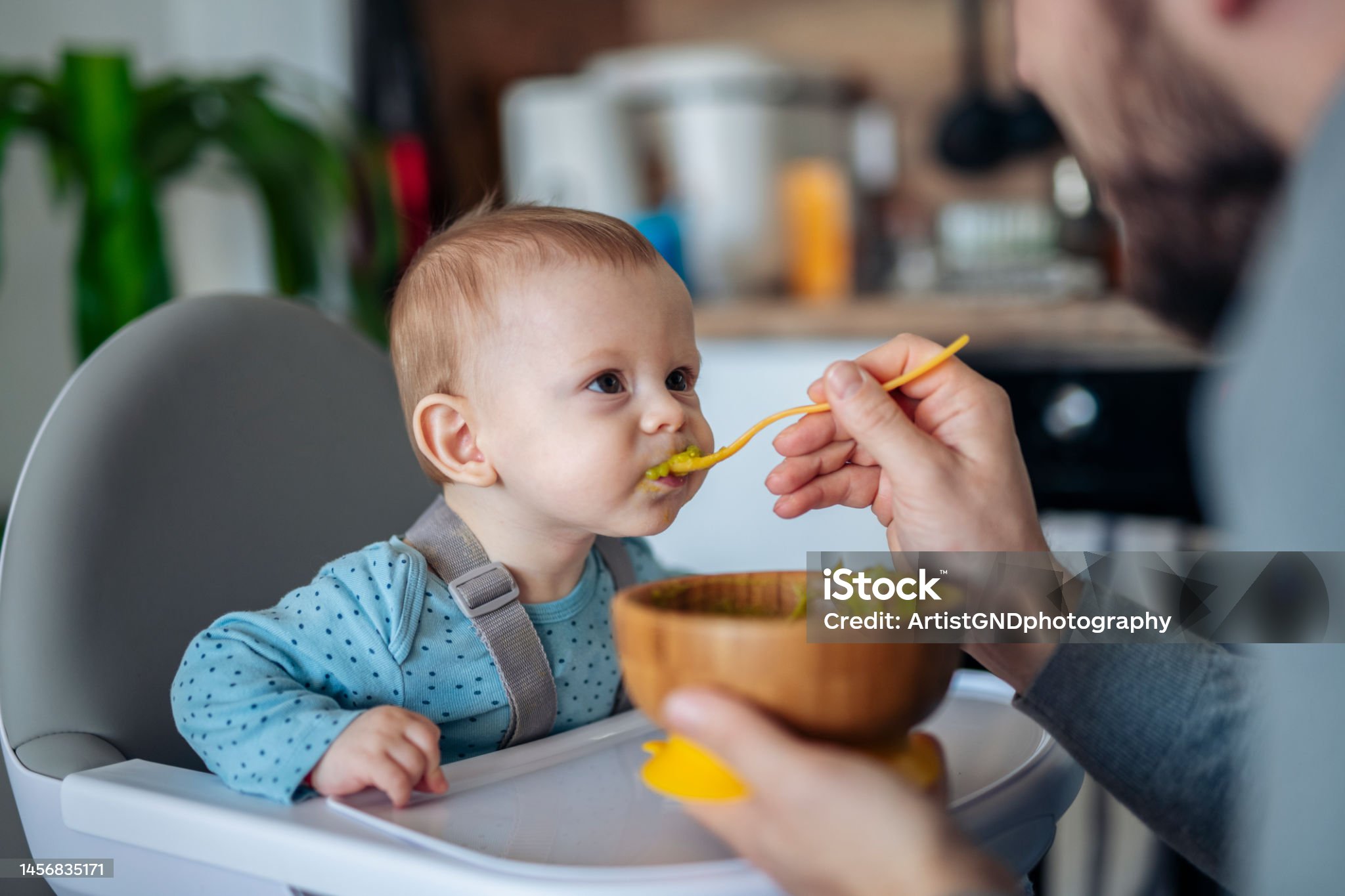 아기 이유식 거부 이유, 잘 먹지 않을 때 어떻게 해야 할까