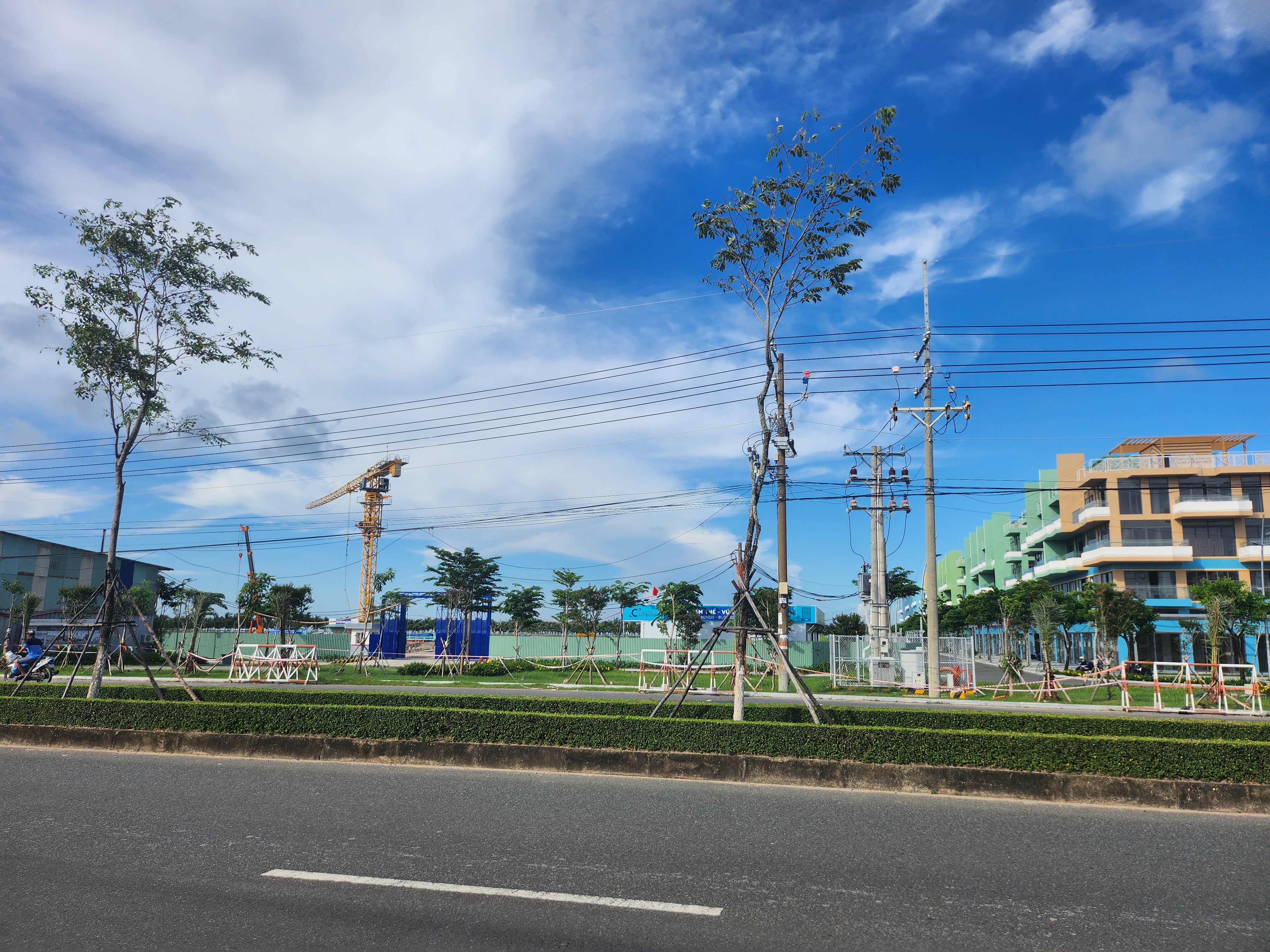 푸꾸옥에서 현재 개발 중인 세비나 해변 도로