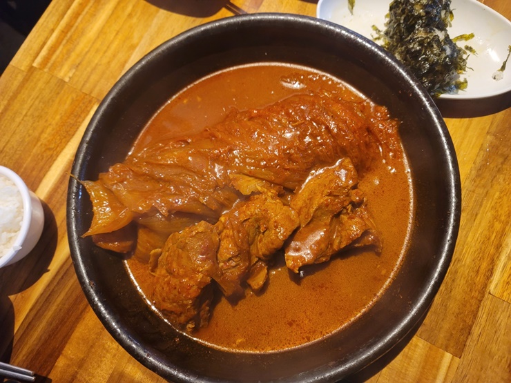 아낙-김치찜
