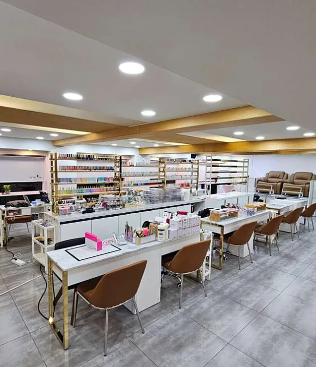 더웨이아이엠 네일