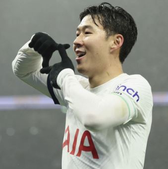 손흥민 멀티골 토트넘 주장 골