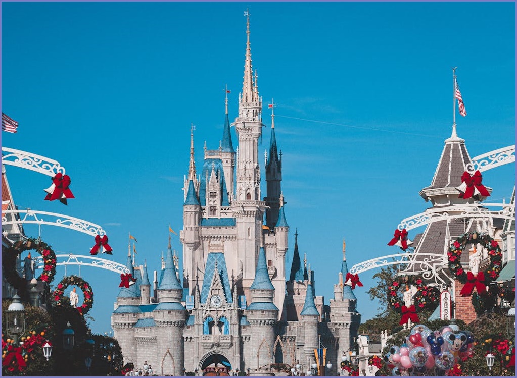 월트 디즈니의 콘텐츠 중심, 엔터테인먼트, 브랜드 혁신