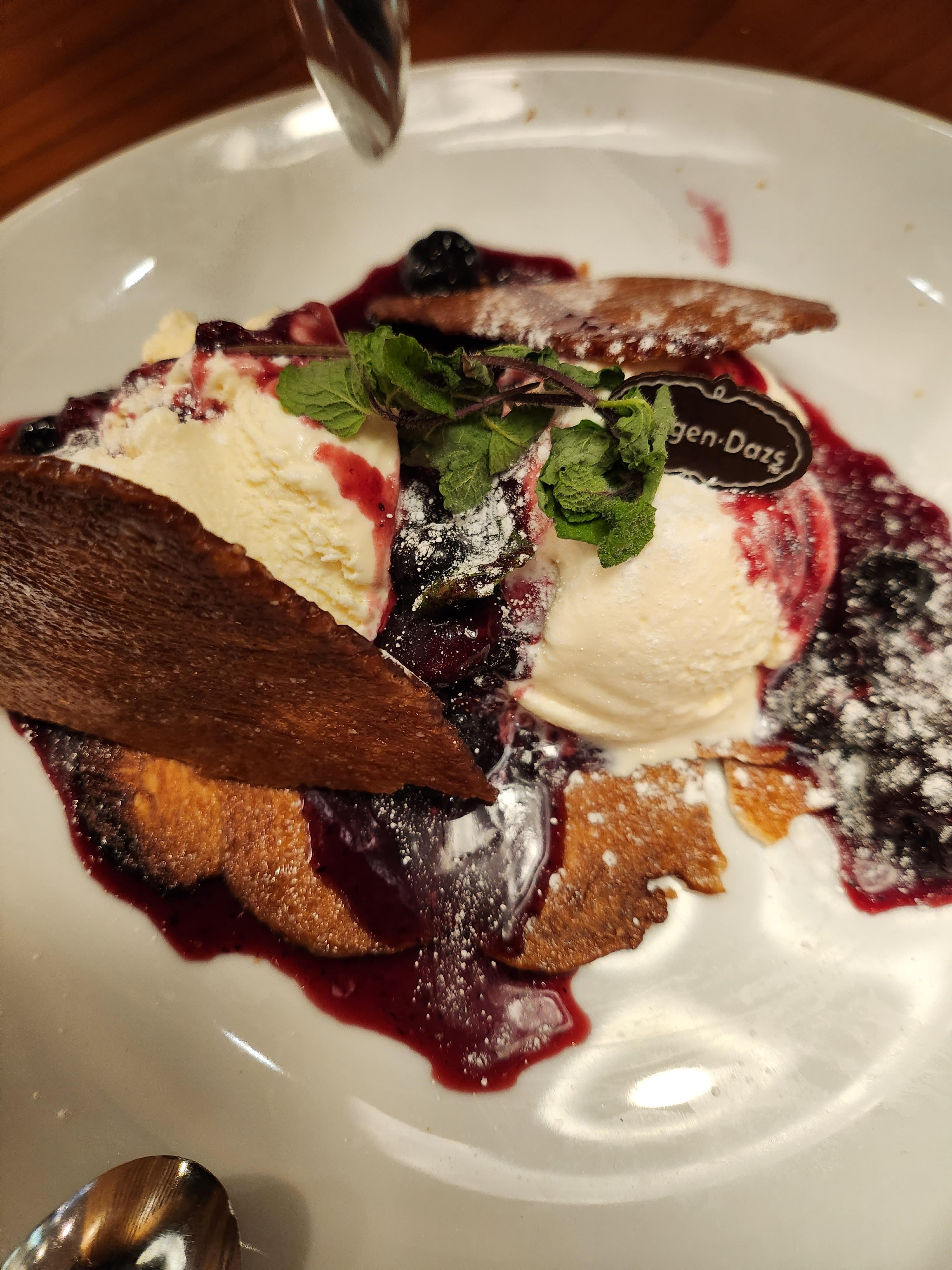 하겐다즈 누룽지 크로플 디저트