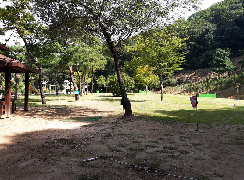 군포 초막골파크골프장. 경기도 군포시 산본동 917-3 (초막골생태공원 내)