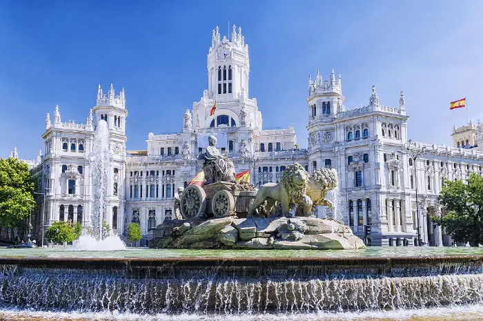 마드리드에 위치한 시벨레스 궁전(Palacio de Cibeles)