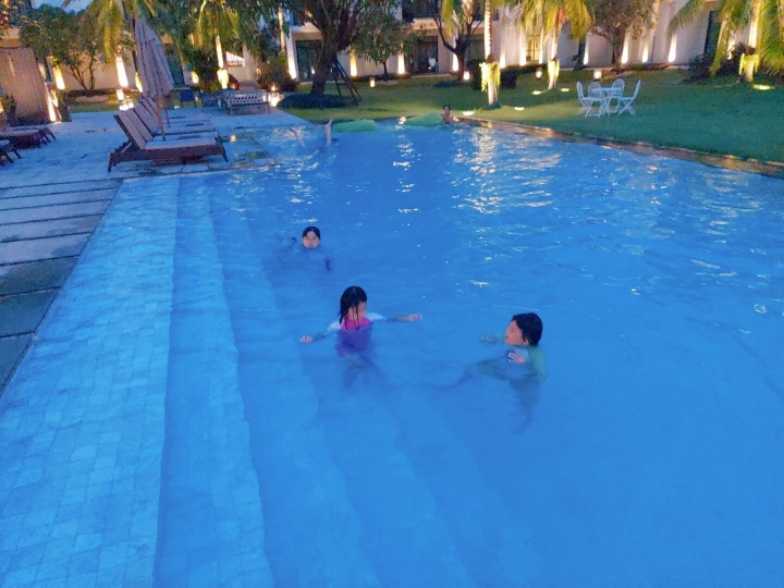 방콕호텔추천유사톤호텔수영장