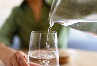 충분한 수분 섭취하기