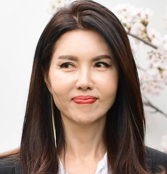 백지연 아나운서 프로필 나이 이혼 근황 및 아들 HL그룹 결혼 소식