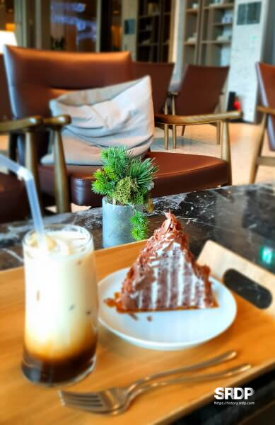 소노펠리체-델피노-더엠브로시아-울산바위뷰-카페