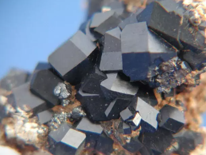 멜라나이트(Melanite)