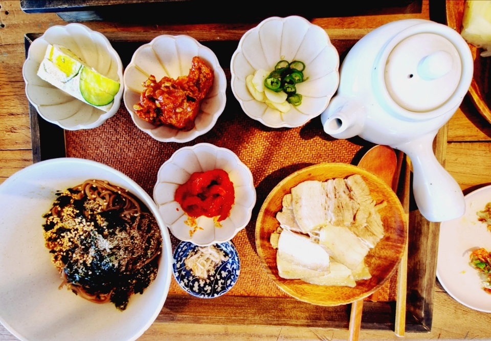 인천 영종도맛집 갈만한곳: 차분한 오션뷰 한식당 '바다앞테이블'
