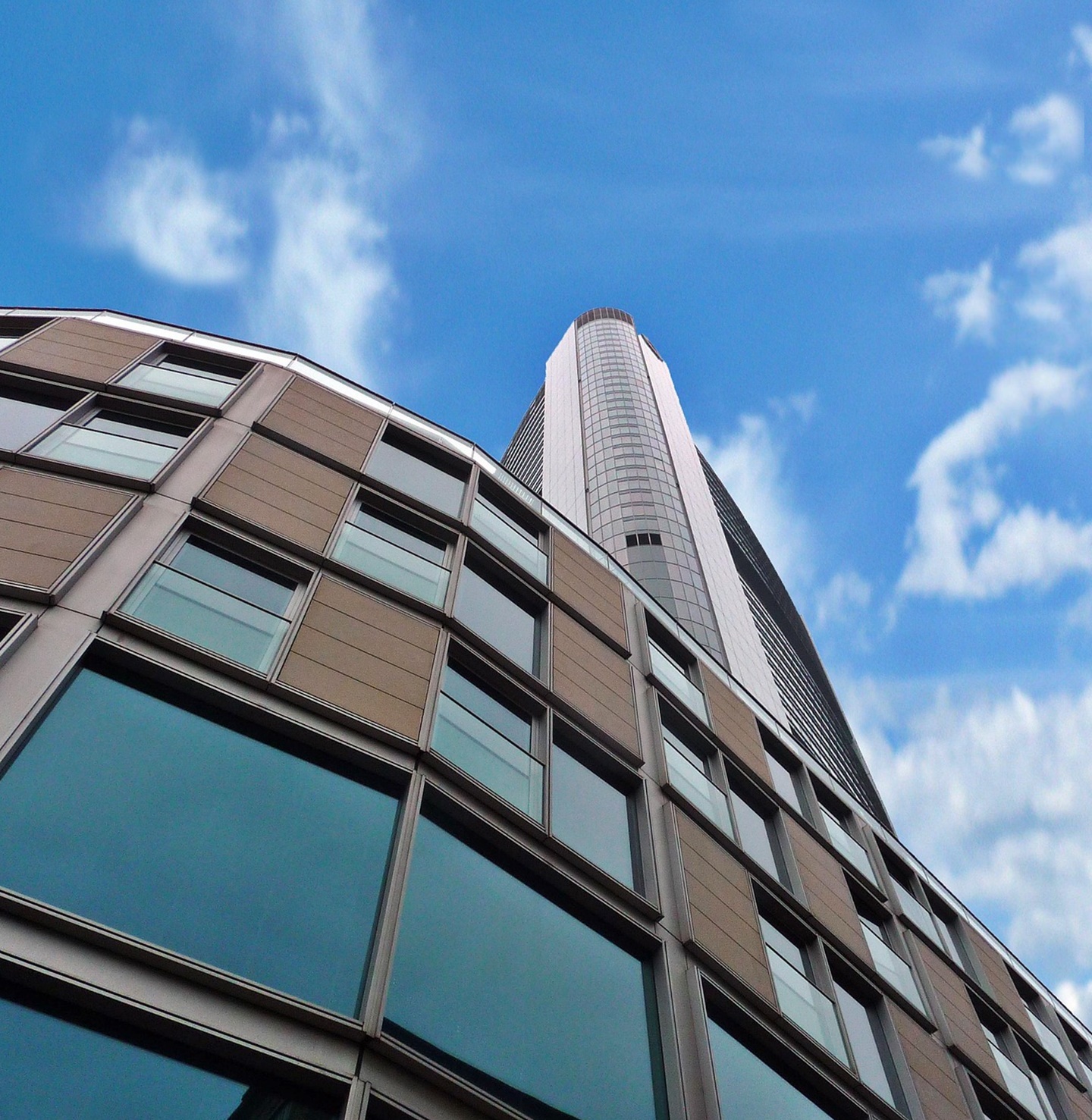  고금리 시대&amp;#44; 전세&middot;월세&middot;자가&amp;#44; 중년의 주거선택이 더 어려워진 이유!