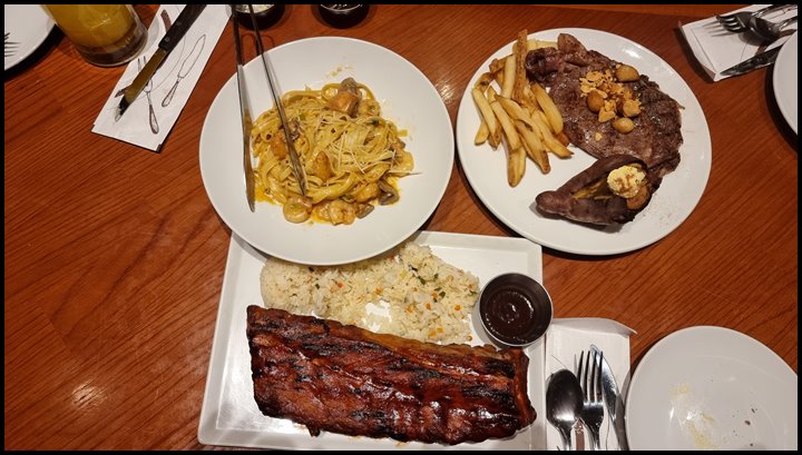 아웃백-4인추천메뉴-런치메뉴-갈릭립아이-투움바파스타-베이비백립