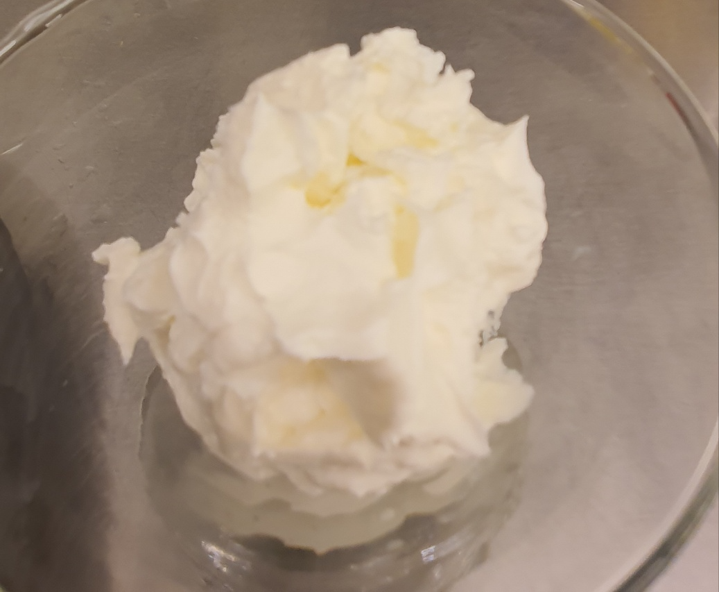 플레인 요거트를 유청 제거 한 모습