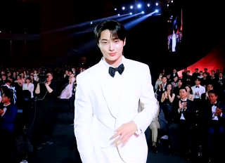 변우석 프로필 나이 키 누나 아이유 김혜윤 장원영 드라마 총정리