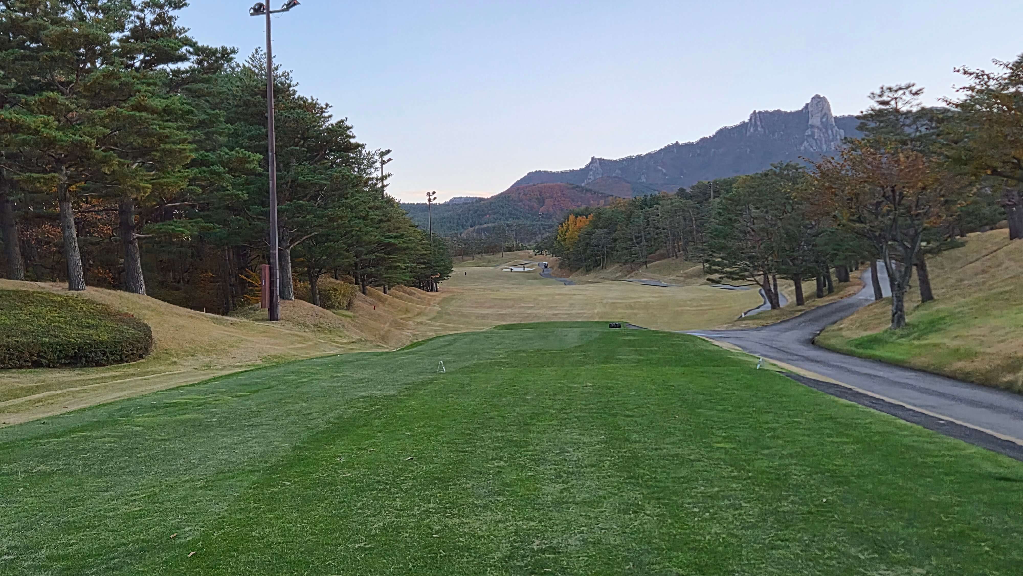 골프장 경험담 소노펠리체cc델피노 설악산 울산바위와 탁 뜨인 동해 바다 소나무가 멋진곳