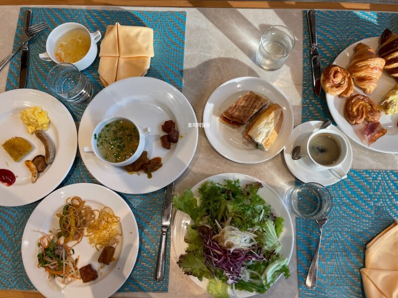 나트랑 모벤픽 리조트 - 파노라마 조식 이용 후기