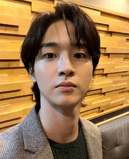 장동윤 모래에도 꽃이핀다 김백두 프로필