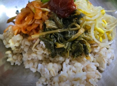 생방송투데이 인생식당 36년 정성의 엄마 칼국수 충남 공주시 칼국수 맛집 초가집