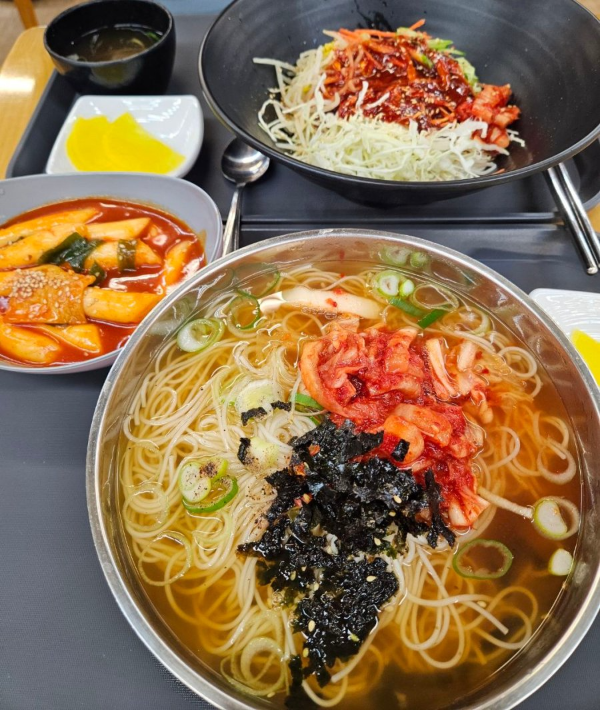 푸드코트 오늘메뉴