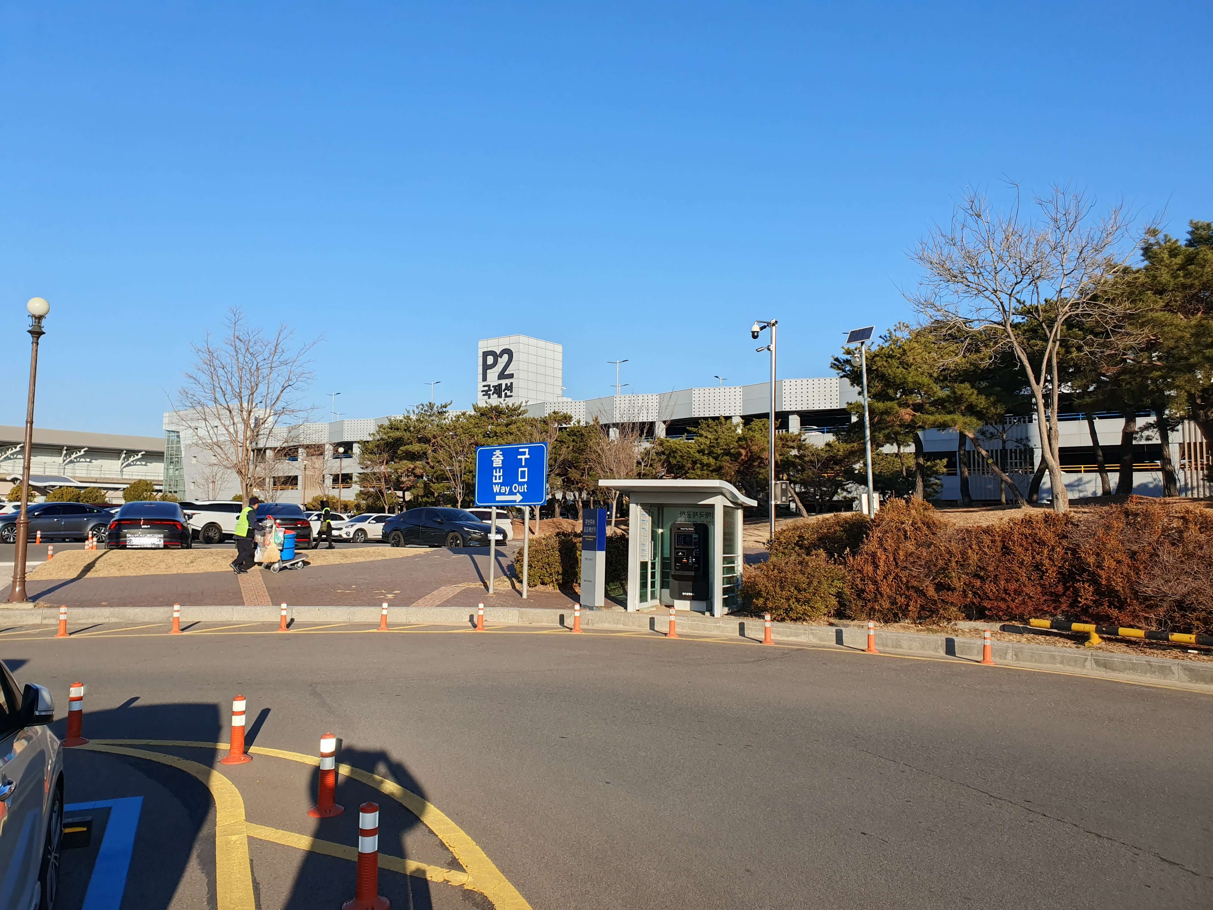 김해국제공항 국내선, 국제선 여객주차장 전경