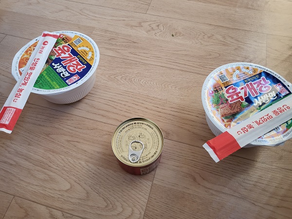 평화훼리호 매점에서 사먹은 컵라면, 김치-1