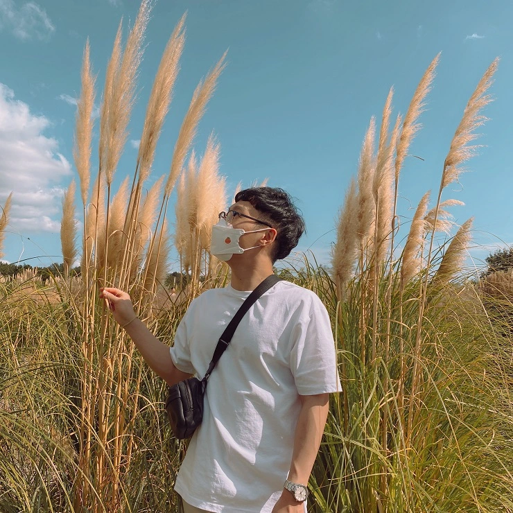 유핑 세미오버핏 화이트