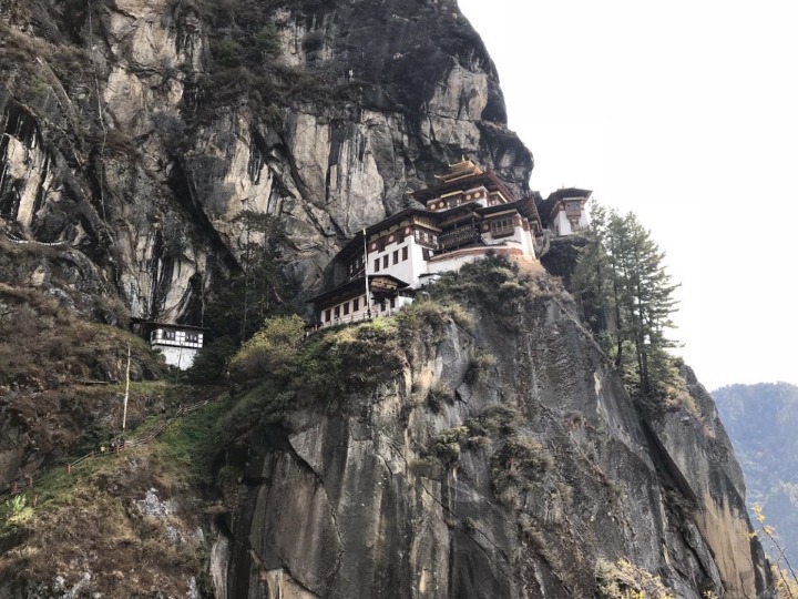 부탄 탁상사원